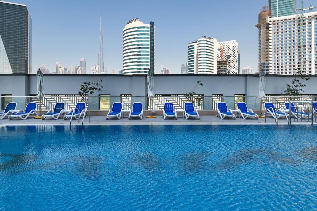 Frank Porter - Executive Bay Dubai Exterior photo